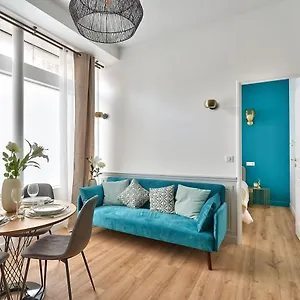 https://newly-renovated-stunning-2br-apt-in-the-heart-of-15.fr-paris.fr